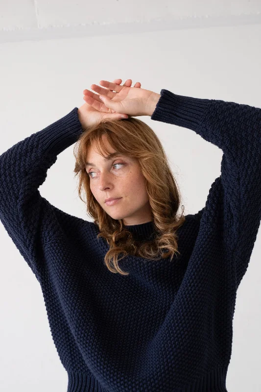 Turner Sweater Organic Cotton in Navy Blue Stylish Fashionable Trendy